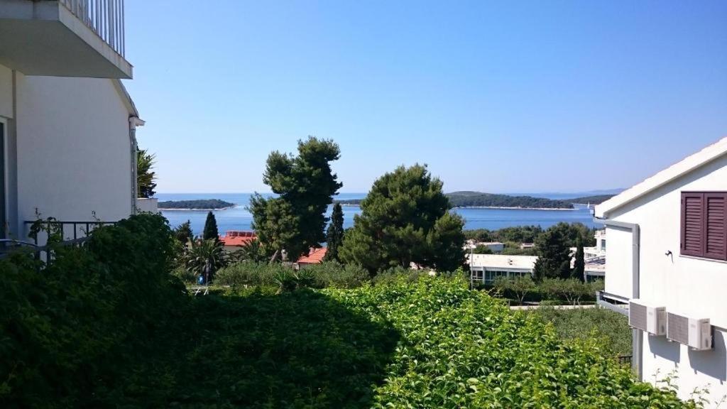 Mare 2 Hvar Town