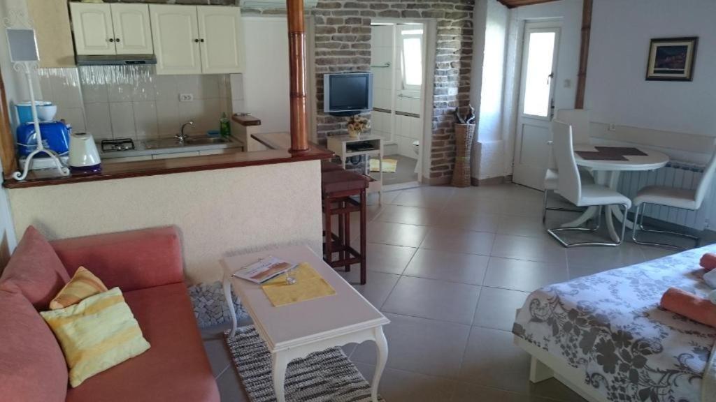 Apartment Mare 2